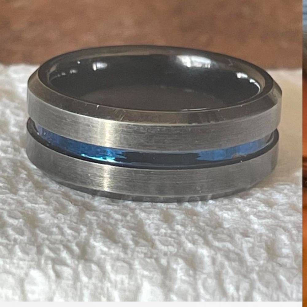 Men's Ring with Blue Inlay - Picture 4 of 12